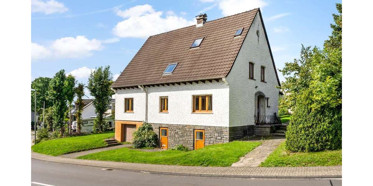 Einfamilienhaus Wenden - 8 Zimmer, 205 m&sup2;, 335.000&euro; | Angebot:27501090