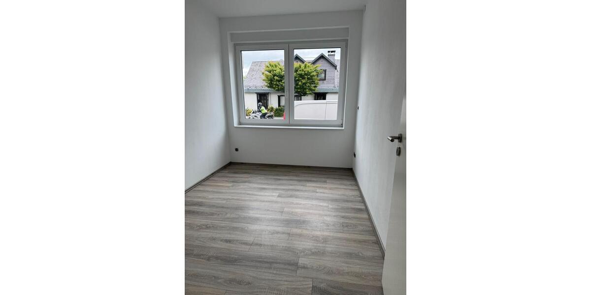 Erdgeschoßwohnung Radevormwald - 3 Zimmer, 77 m&sup2;, 950&euro; | Angebot:26680742