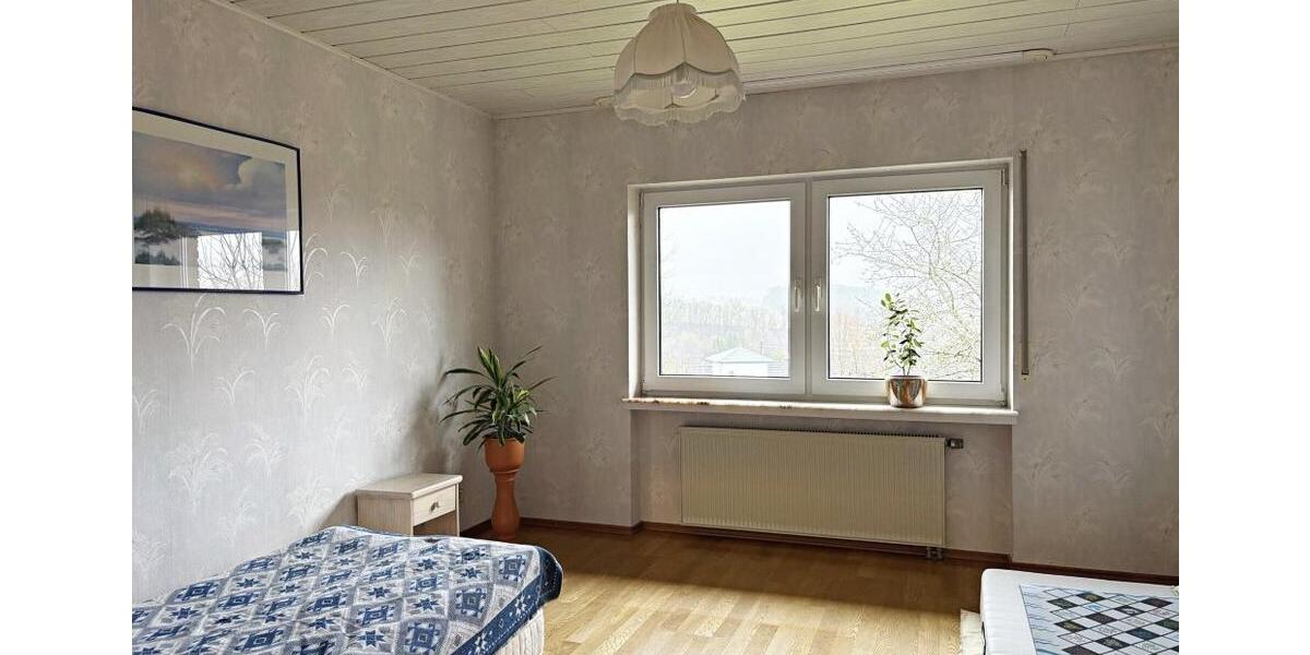 Einfamilienhaus Wiehl - 11 Zimmer, 136 m&sup2;, 447.000&euro; | Angebot:27438342