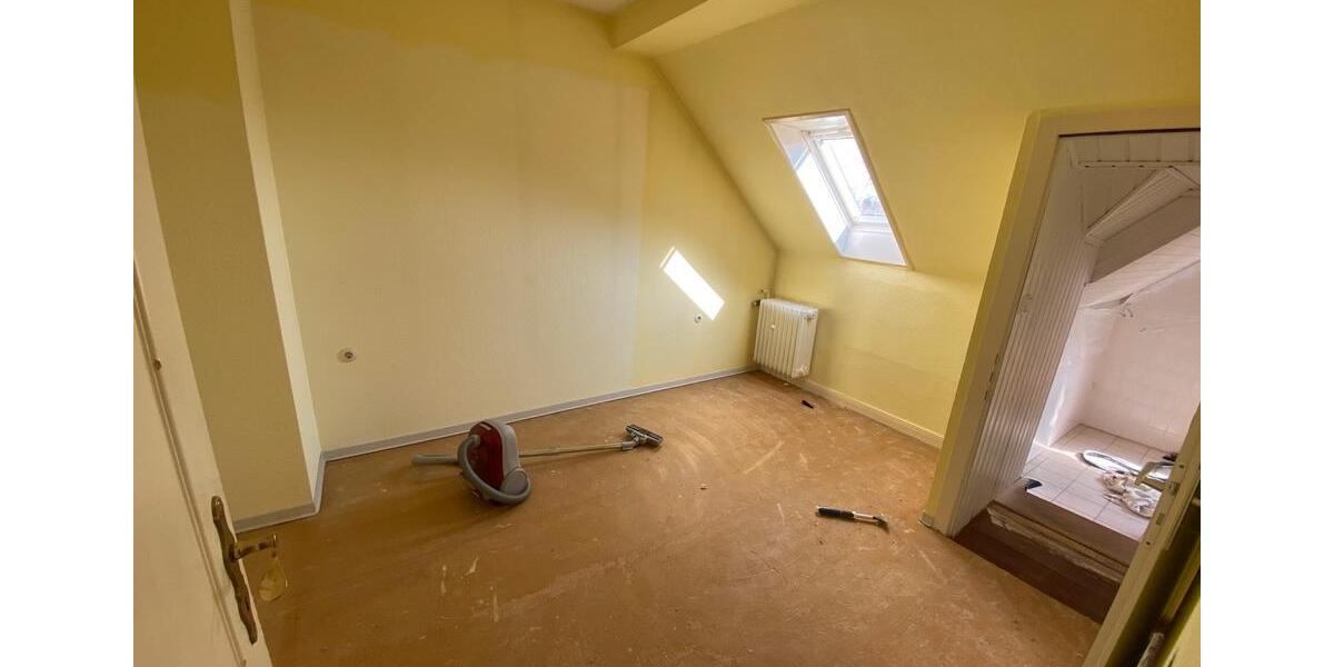 Dachgeschoßwohnung Gummersbach - 2.5 Zimmer, 65 m&sup2;, 550&euro; | Angebot:25904682