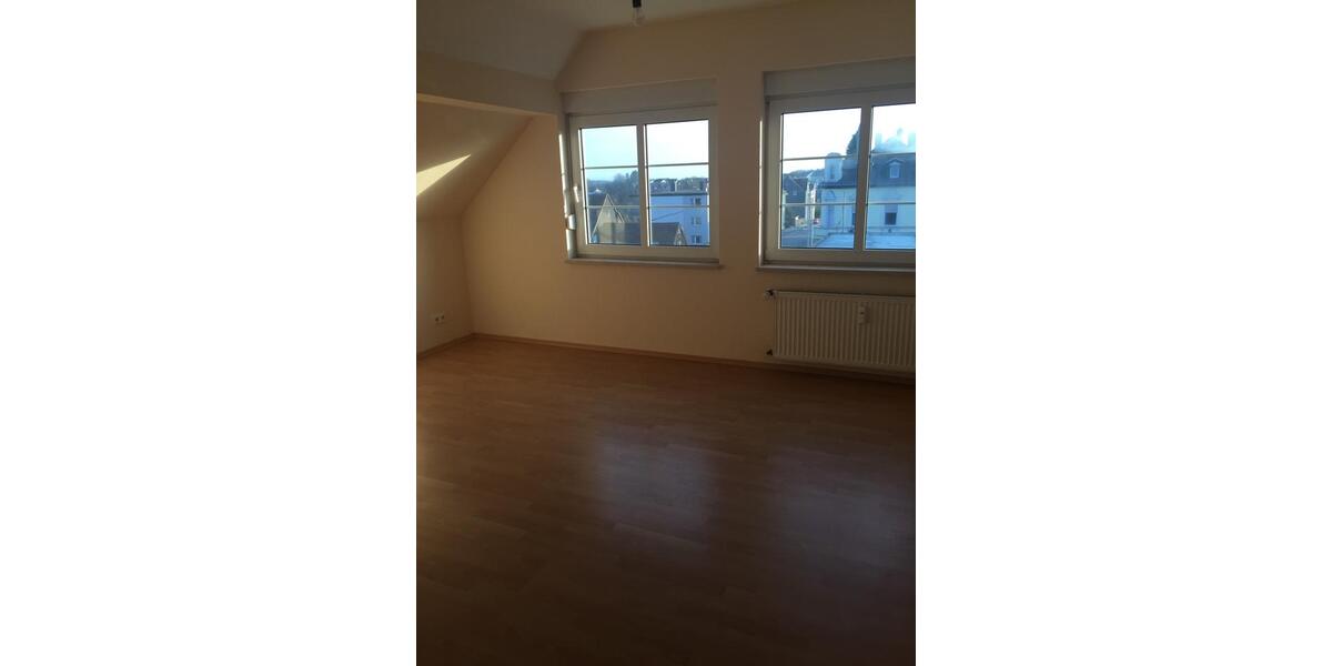 Dachgeschoßwohnung Wermelskirchen - 2.5 Zimmer, 95 m&sup2;, 690&euro; | Angebot:27553729