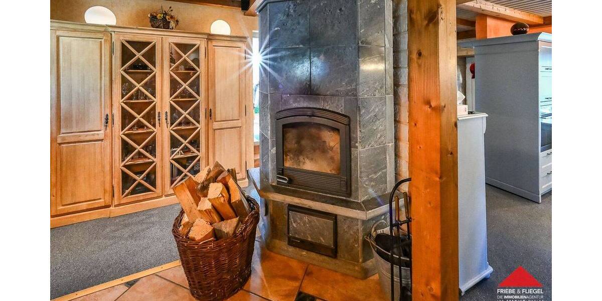 Freistehendes Einfamilienhaus mit Garage, Nebengebäuden und großem Grundstück - Einfamilienhaus Meinerzhagen | Angebot:26677309