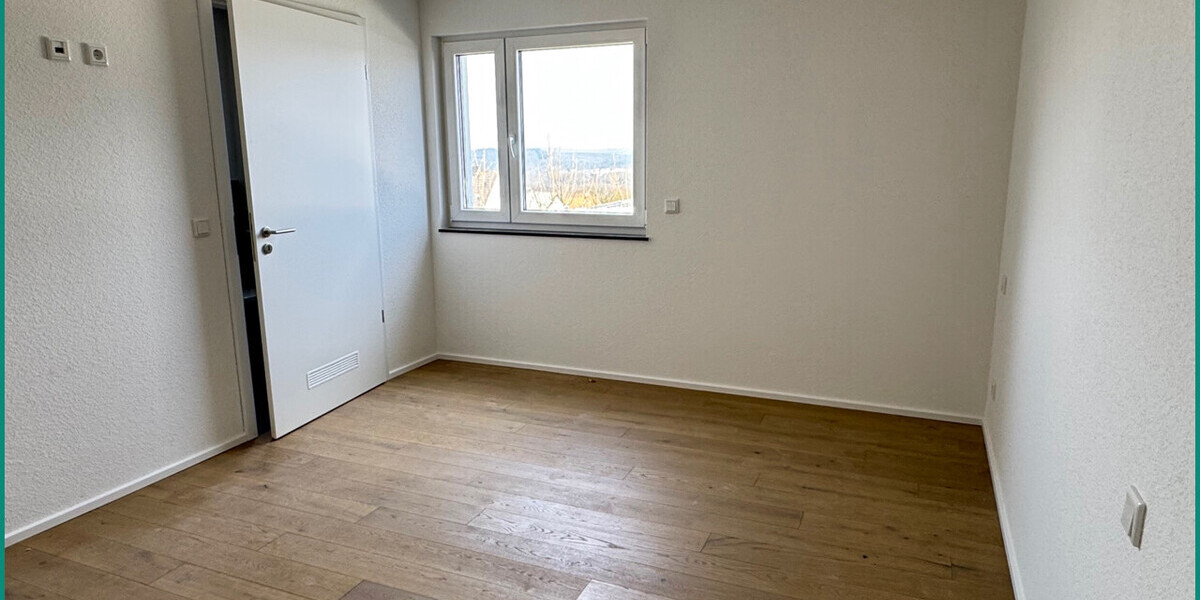 NEUBAU-ERSTBEZUG: MODERNE 3-ZIMMER-WOHNUNG MIT AUFZUG, GROSSEM BALKON UND PKW-STELLPLATZ IN RADEVORM - Etagenwohnung Radevormwald Karthausen | Angebot:26698012