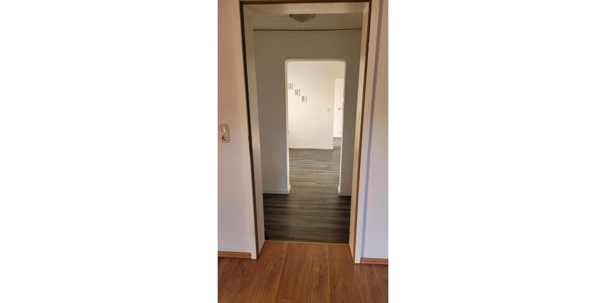 Erdgeschoßwohnung Gummersbach - 3 Zimmer, 70 m&sup2;, 600&euro; | Angebot:25874340