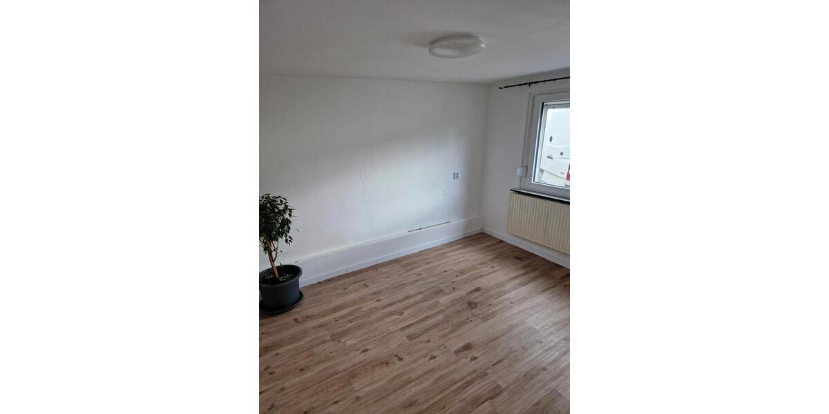 Einfamilienhaus Etzbach - 7 Zimmer, 200 m&sup2;, 1.200&euro; | Angebot:25341745