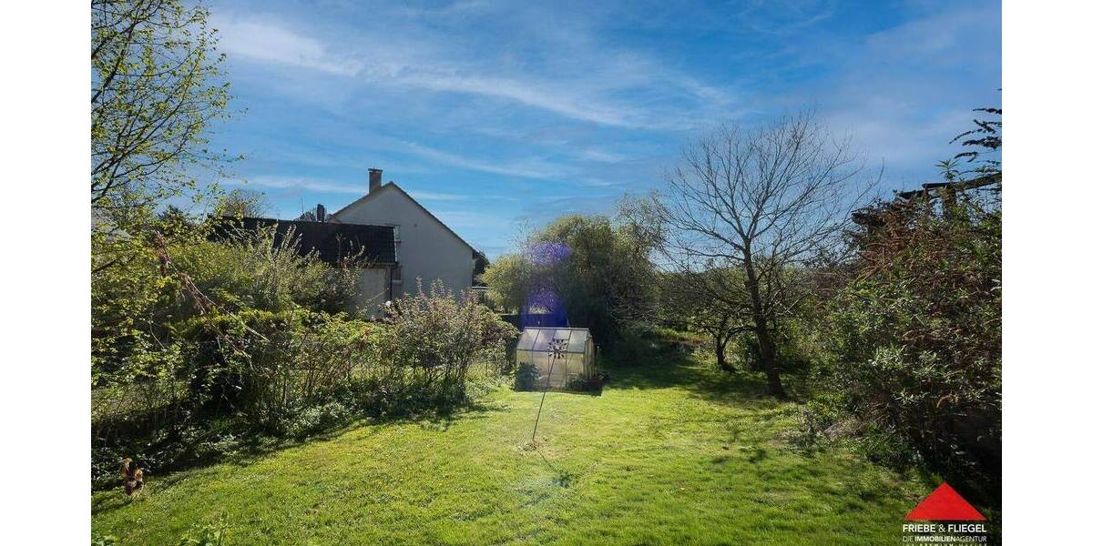 Freistehendes Einfamilienhaus mit Garage, Nebengebäuden und großem Grundstück - Einfamilienhaus Meinerzhagen | Angebot:26677309