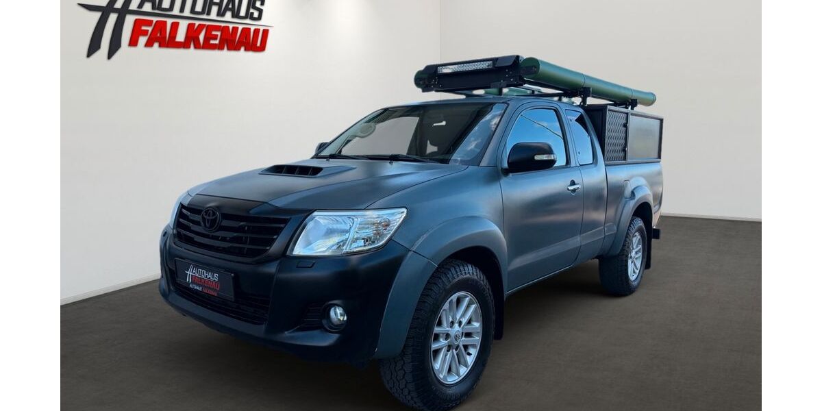 Toyota Hilux 152.000 km 23.990 &euro; Attendorn 57439