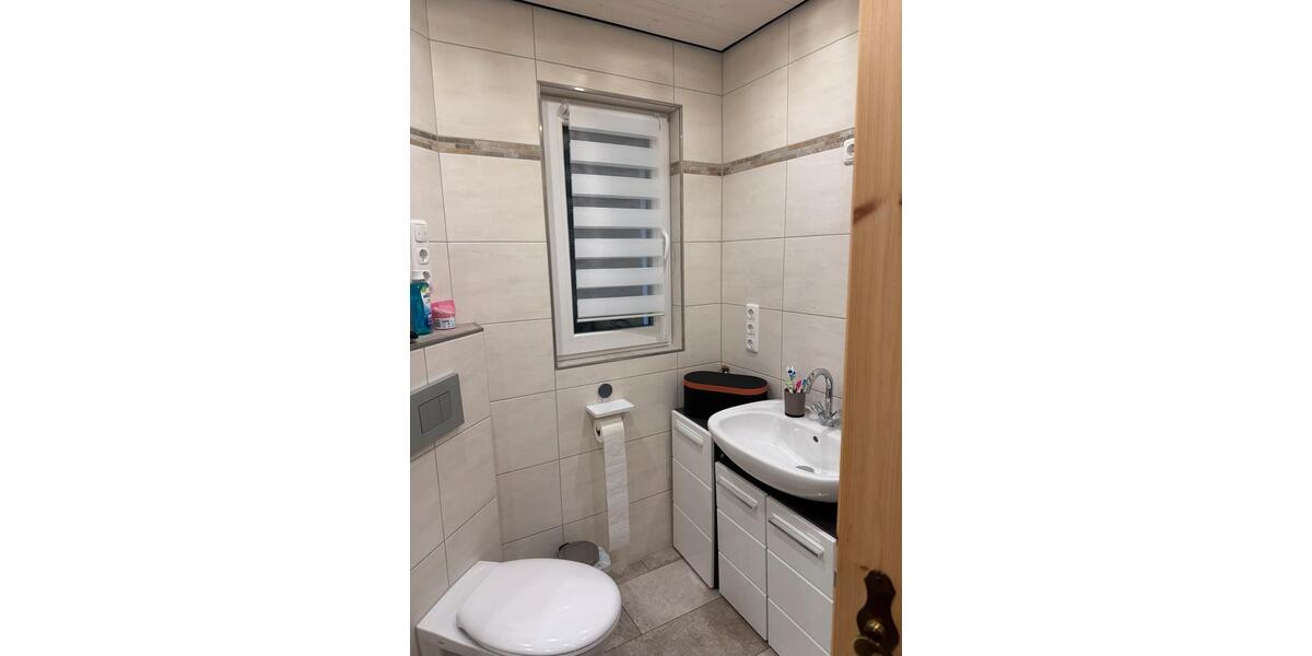 Etagenwohnung Friesenhagen - 4 Zimmer, 90 m&sup2;, 950&euro; | Angebot:27544455