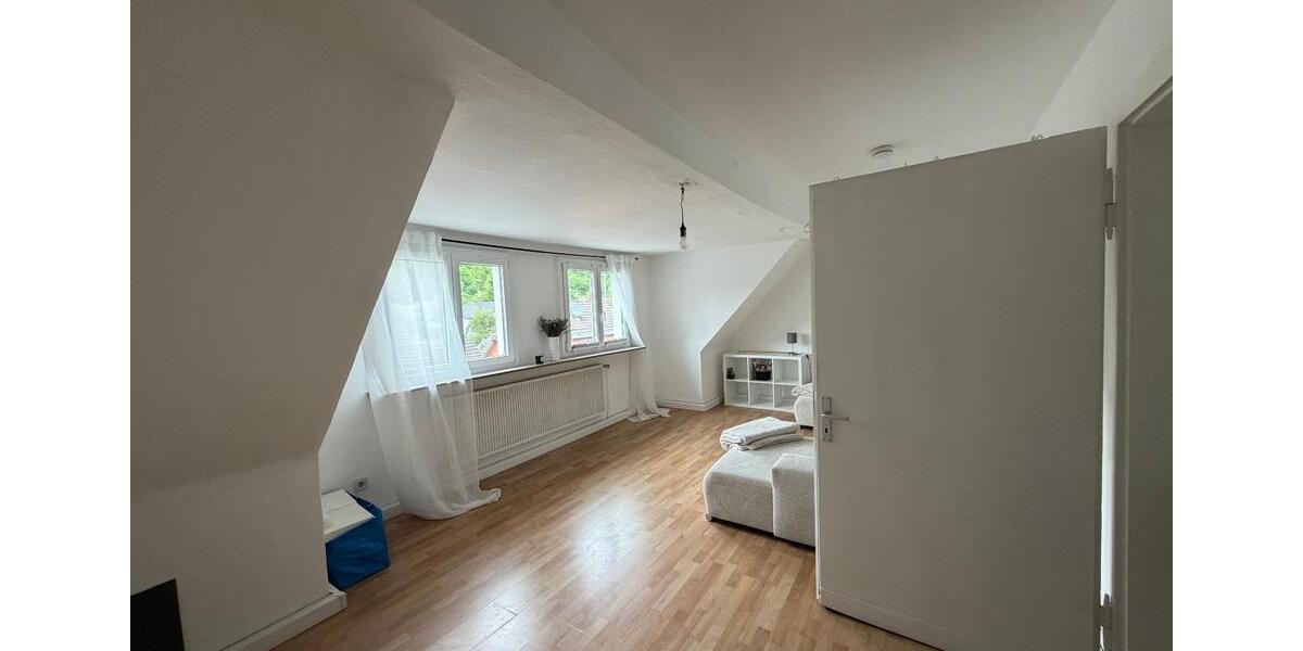 Dachgeschoßwohnung Gummersbach Berstig Süd - 3 Zimmer, 70 m&sup2;, 530&euro; | Angebot:26476694