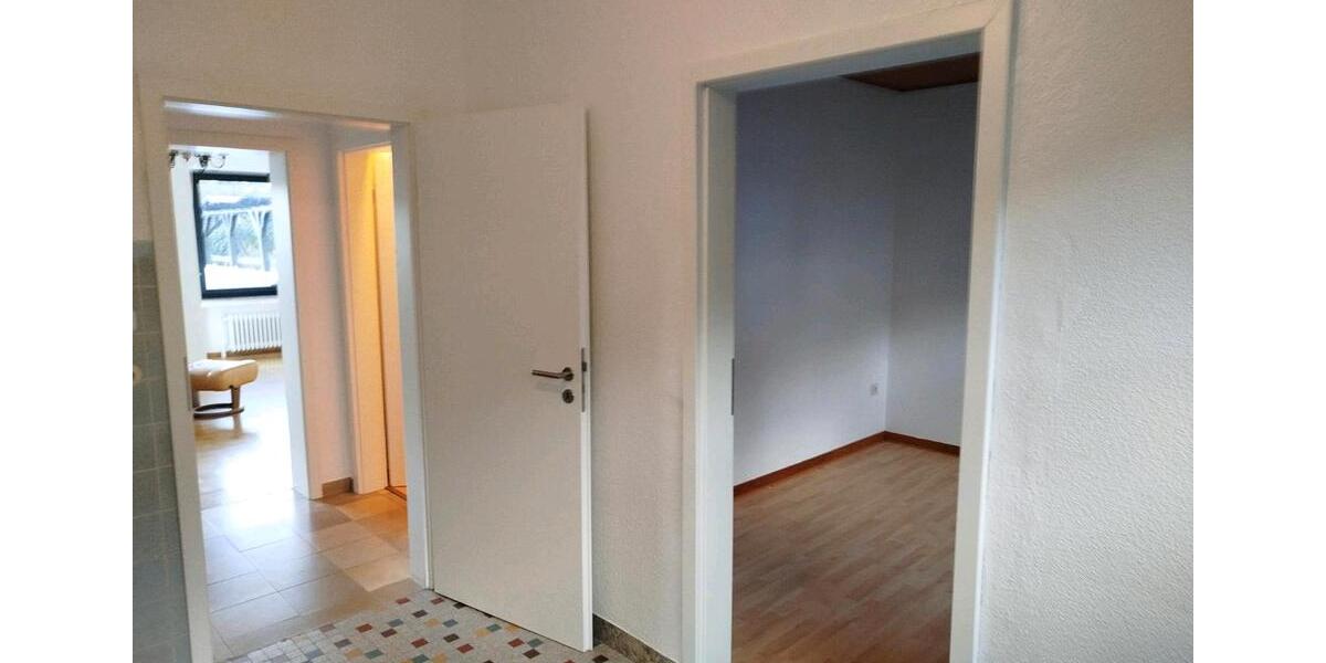 Erdgeschoßwohnung Bergneustadt - 3 Zimmer, 84 m&sup2;, 672&euro; | Angebot:27550518