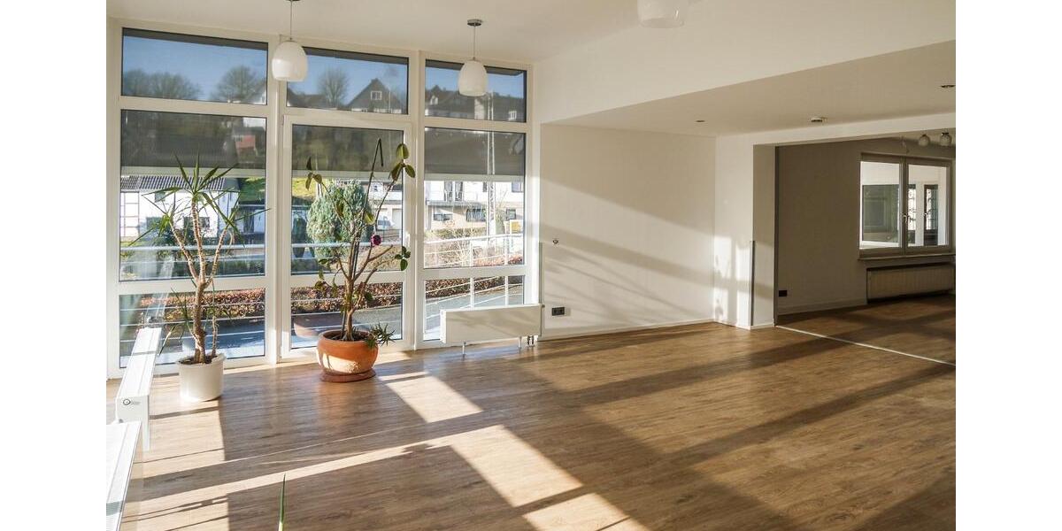 Etagenwohnung Engelskirchen - 5 Zimmer, 200 m&sup2;, 1.850&euro; | Angebot:25871611