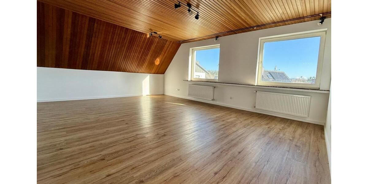 Dachgeschoßwohnung Wenden - 3 Zimmer, 75 m&sup2;, 700&euro; | Angebot:25571216