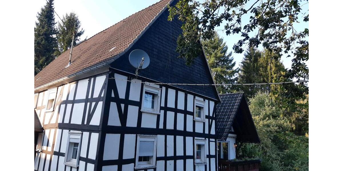 Einfamilienhaus Reichshof - 10 Zimmer, 250 m&sup2;, 249.000&euro; | Angebot:26123093