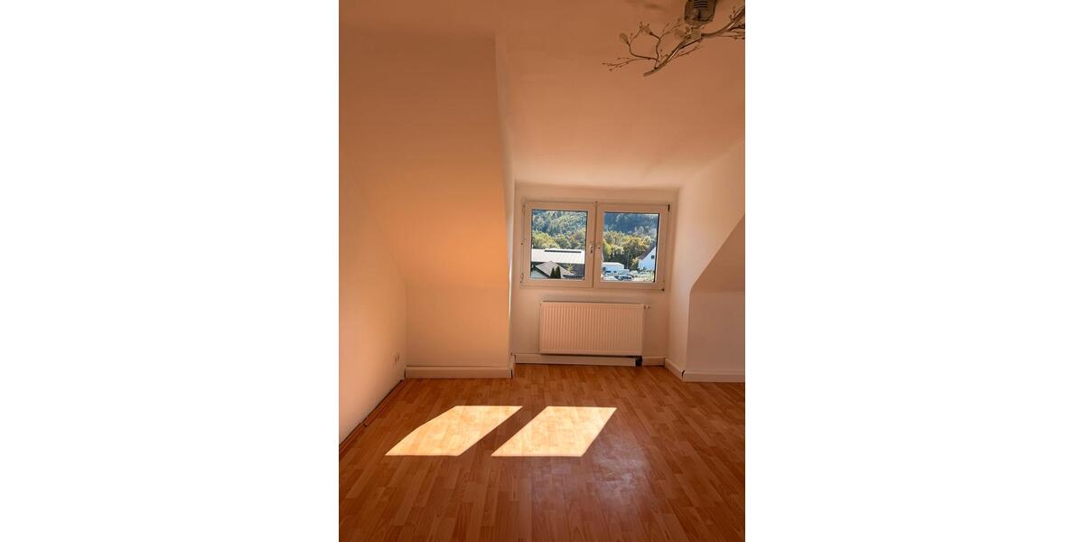 Dachgeschoßwohnung Gummersbach Berstig Süd - 3 Zimmer, 84 m&sup2;, 625&euro; | Angebot:27568626