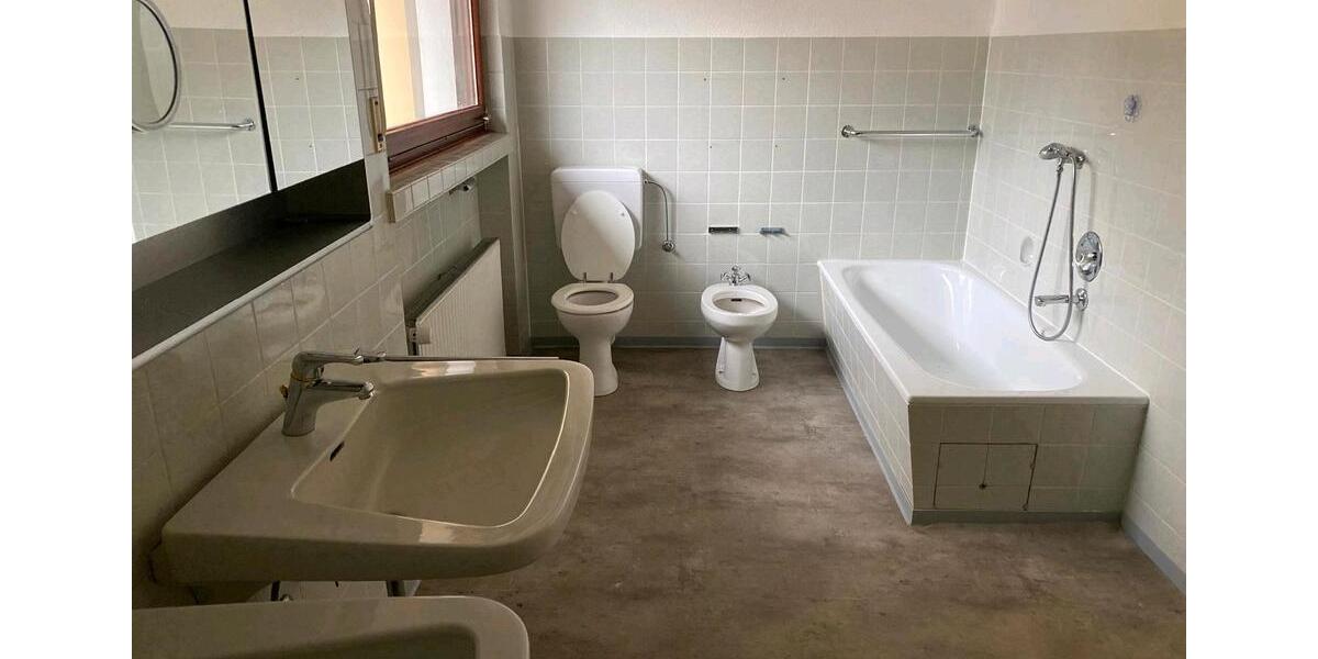 Doppelhaushälfte Werdohl - 7 Zimmer, 190 m&sup2;, 199.500&euro; | Angebot:27156476