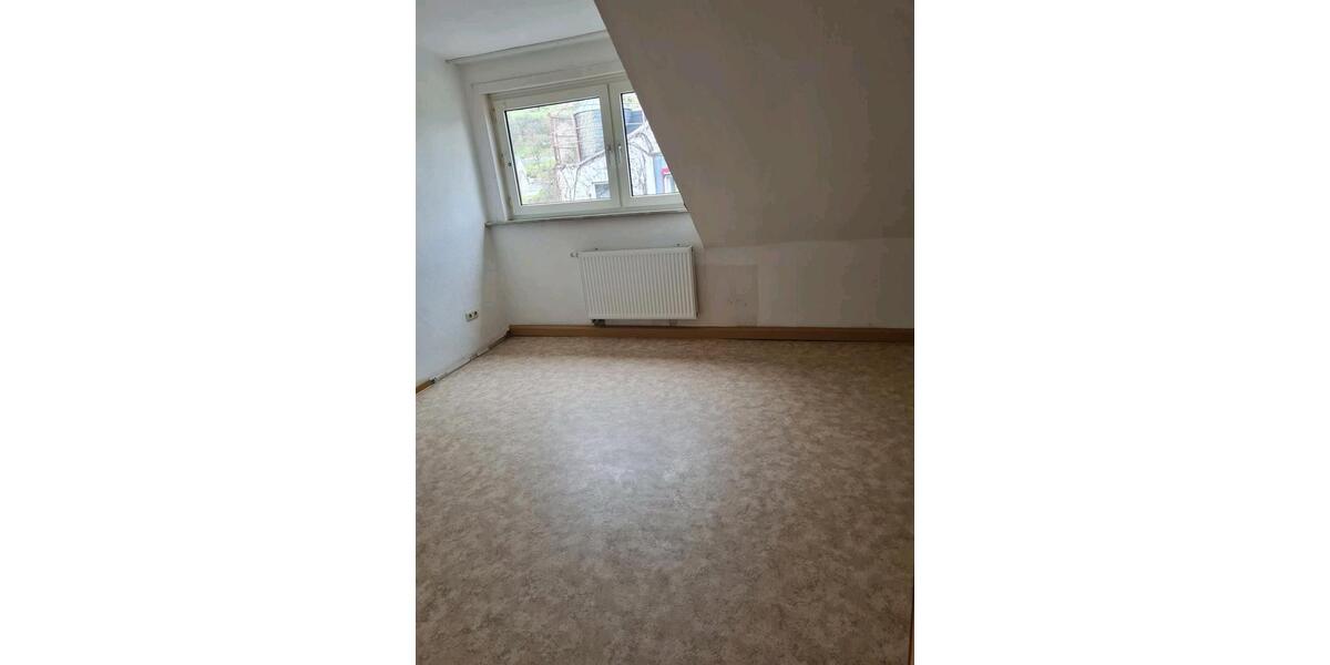 Dachgeschoßwohnung Niederfischbach - 3 Zimmer, 84 m&sup2;, 800&euro; | Angebot:24153226