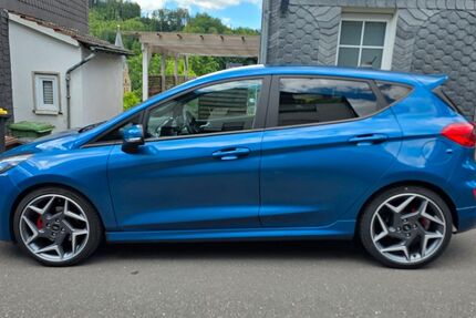 Ford Fiesta 69.000 km 16.490 &euro; Engelskirchen 51766
