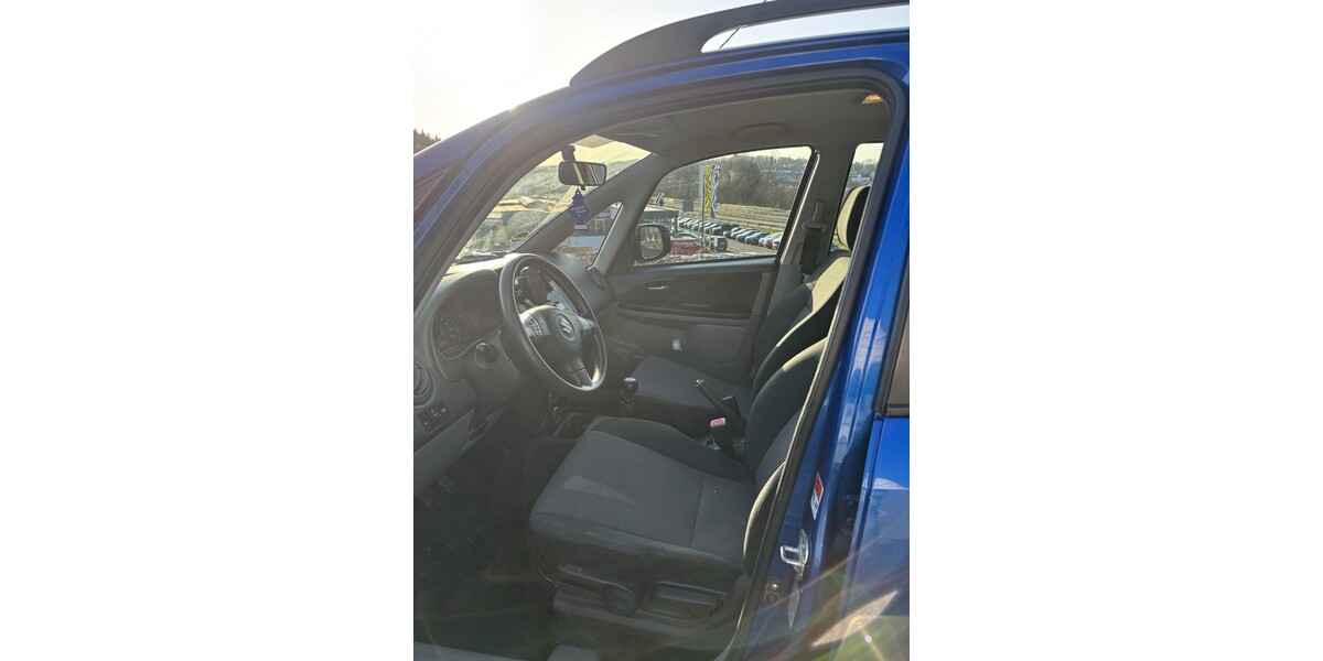 Suzuki SX4 110.000 km 3.000 &euro; wiehl 51674