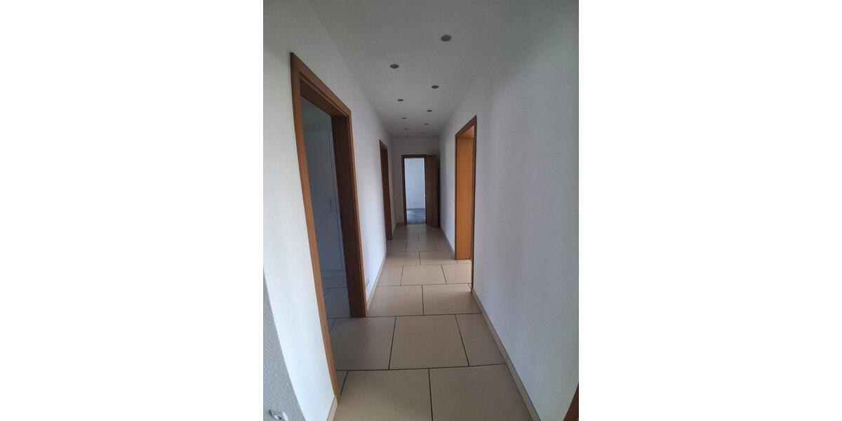 Etagenwohnung Wiehl - 4 Zimmer, 101 m&sup2;, 960&euro; | Angebot:25920076