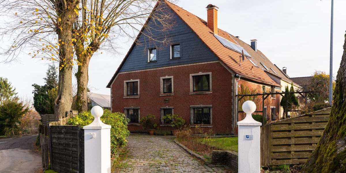 Einfamilienhaus Schalksmühle - 7 Zimmer, 298 m&sup2;, 420.000&euro; | Angebot:24398869