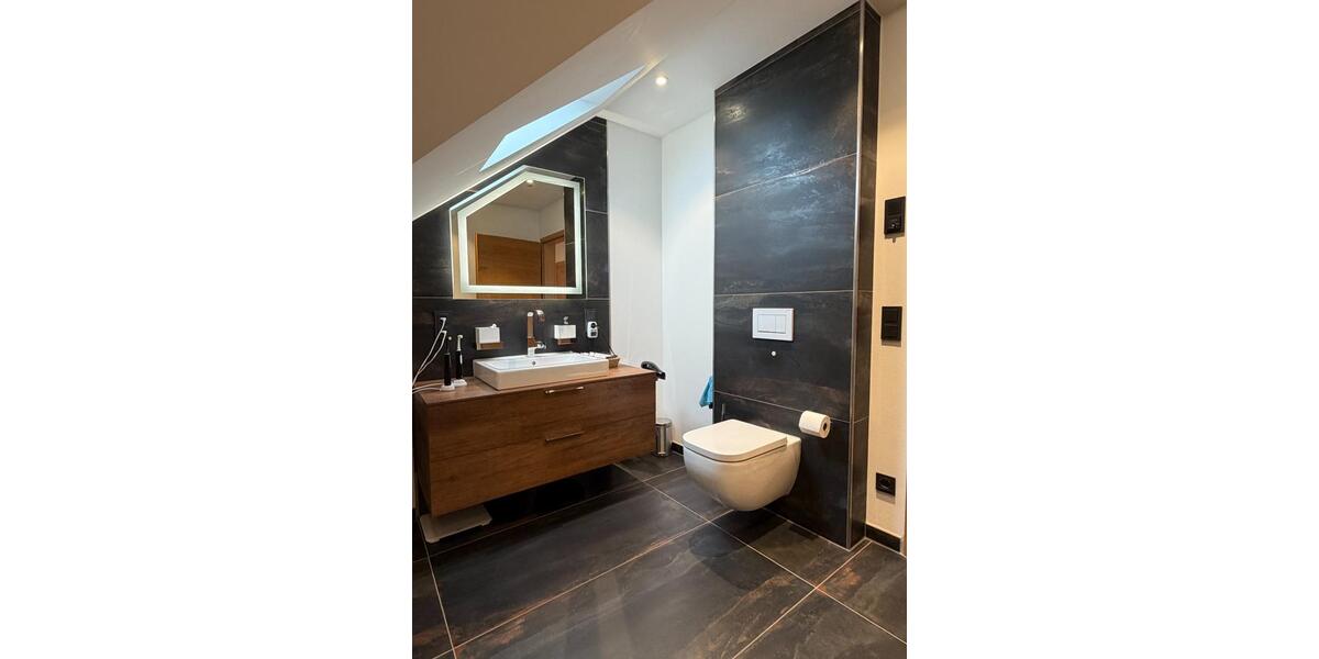 Dachgeschoßwohnung Neunkirchen-Seelscheid Seelscheid - 2 Zimmer, 80 m&sup2;, 900&euro; | Angebot:25330941