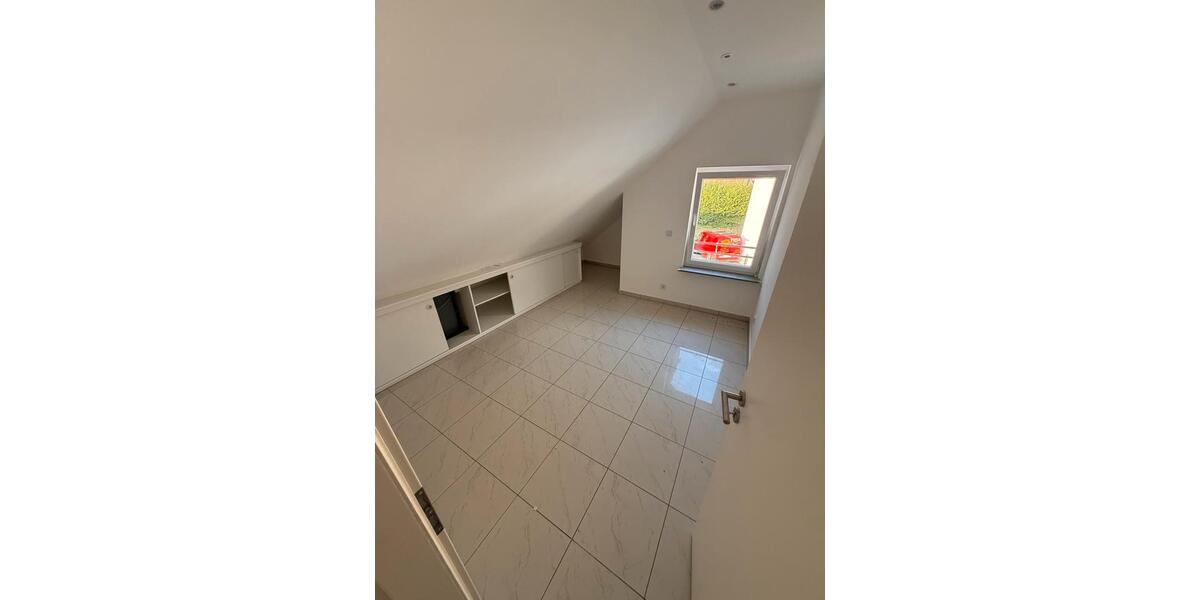 Maisonettenwohnung Overath - 4.5 Zimmer, 120 m&sup2;, 1.350&euro; | Angebot:27586988