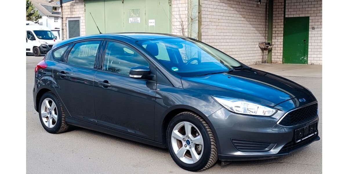 Ford Focus 15.036 km 8.800 &euro; Overath bei Köln 51491