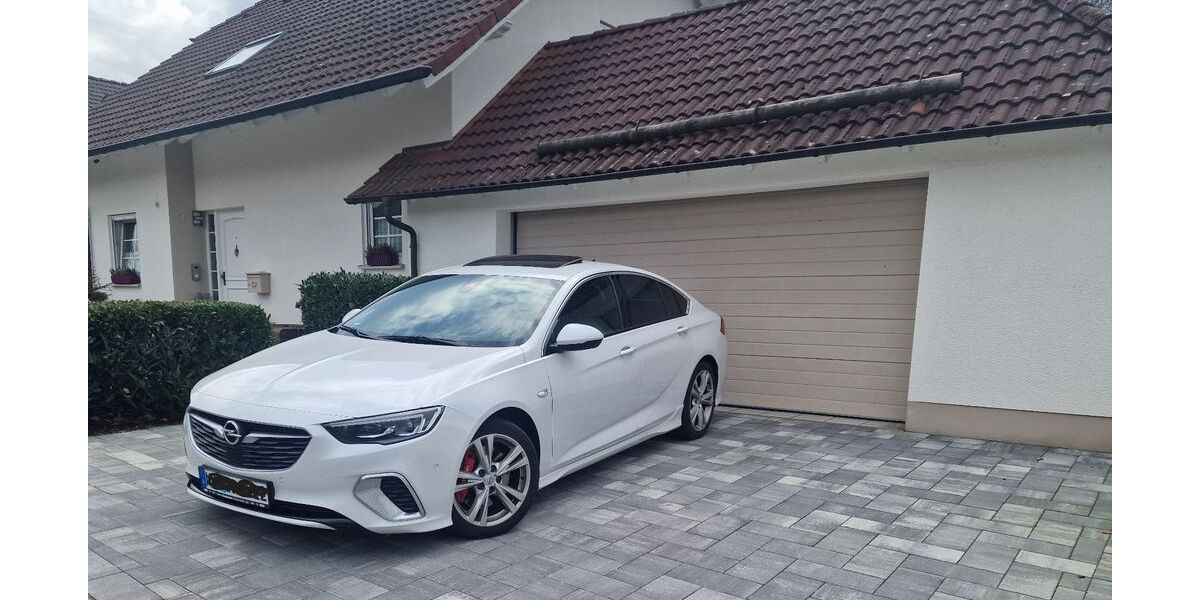 Opel Insignia 96.000 km 21.490 &euro; Kierspe 58566