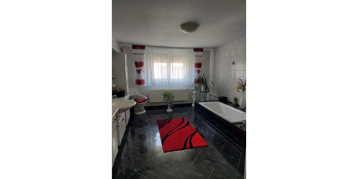 Mehrfamilienhaus, Wohnhaus Reichshof - 7 Zimmer, 305 m&sup2;, 650.000&euro; | Angebot:27455493