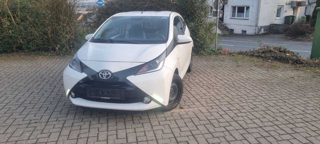 Toyota Aygo (X) 131.178 km 5.250 &euro; Schalksmühle 58579