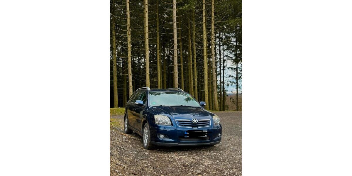 Toyota Avensis 335.000 km 1.299 &euro; Olpe 57462