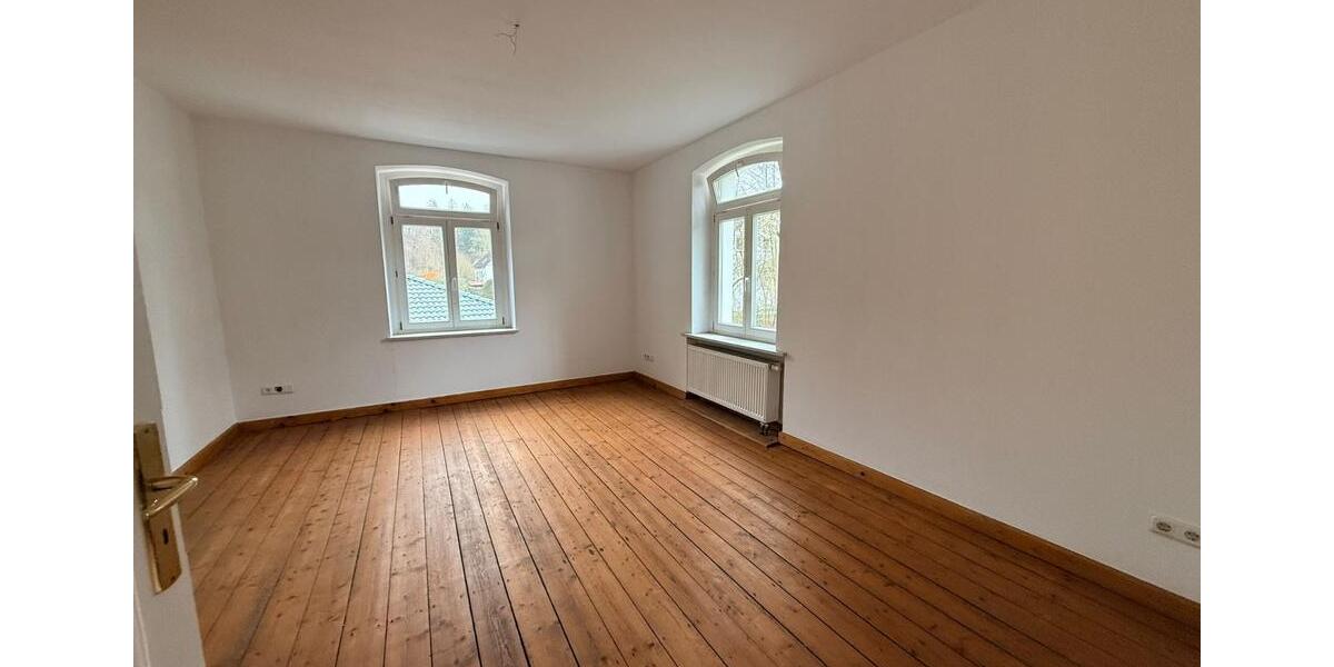 Etagenwohnung Wiehl - 4 Zimmer, 130 m&sup2;, 1.450&euro; | Angebot:25538771