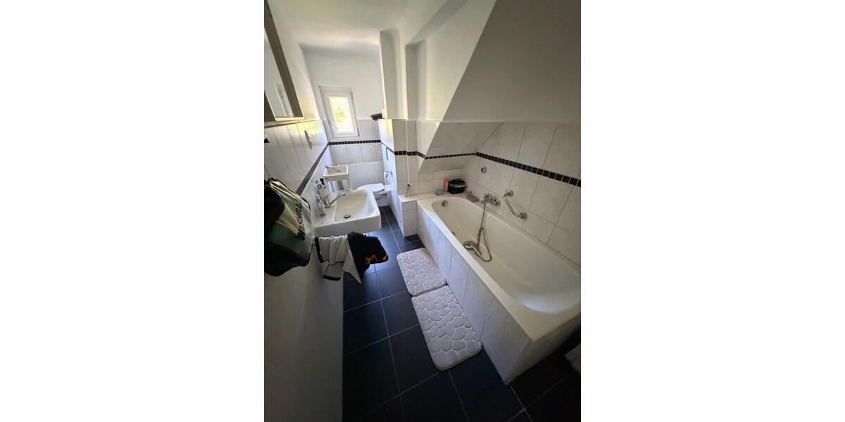 Dachgeschoßwohnung Gummersbach Berstig Süd - 3 Zimmer, 70 m&sup2;, 530&euro; | Angebot:26476694