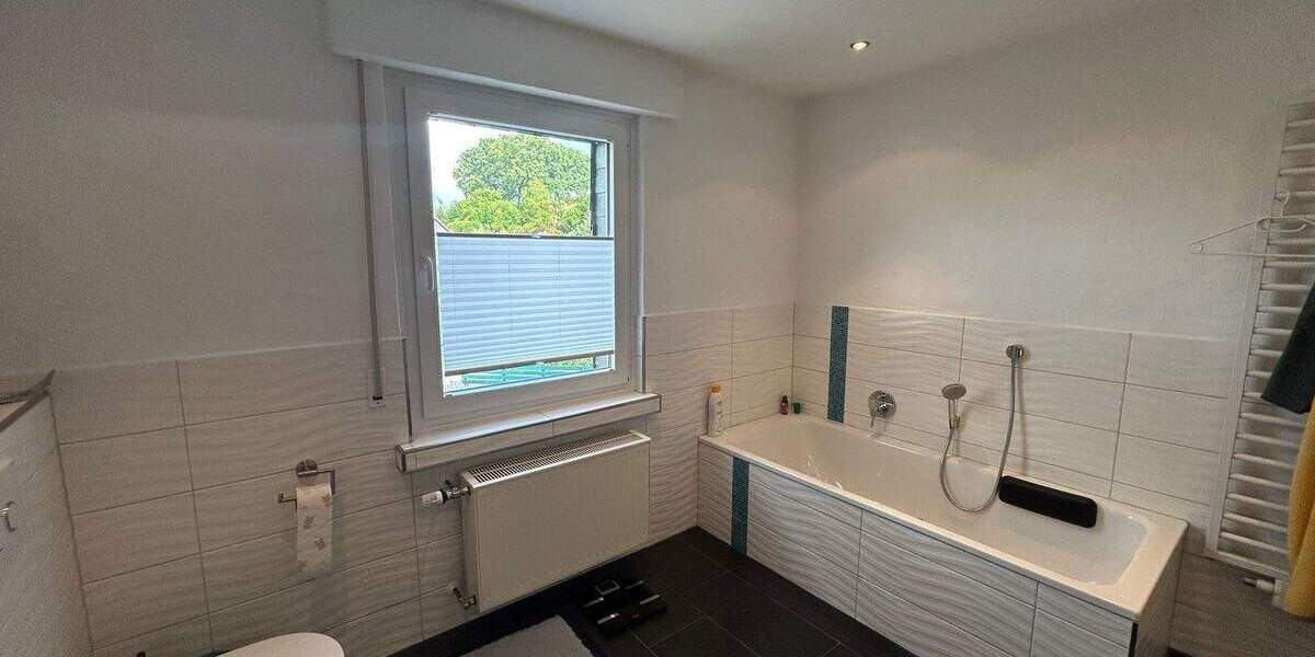 Doppelhaushälfte Wipperfürth - 6 Zimmer, 270 m&sup2;, 325.000&euro; | Angebot:25782733