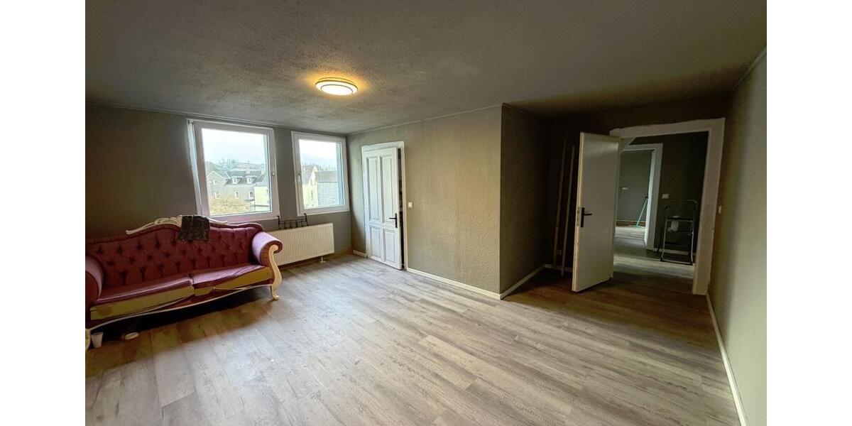 Etagenwohnung Gummersbach - 3 Zimmer, 98 m&sup2;, 950&euro; | Angebot:25478996