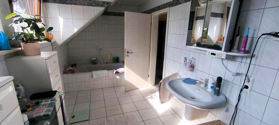Einfamilienhaus Freudenberg - 5 Zimmer, 175 m&sup2;, 2.100&euro; | Angebot:27615678