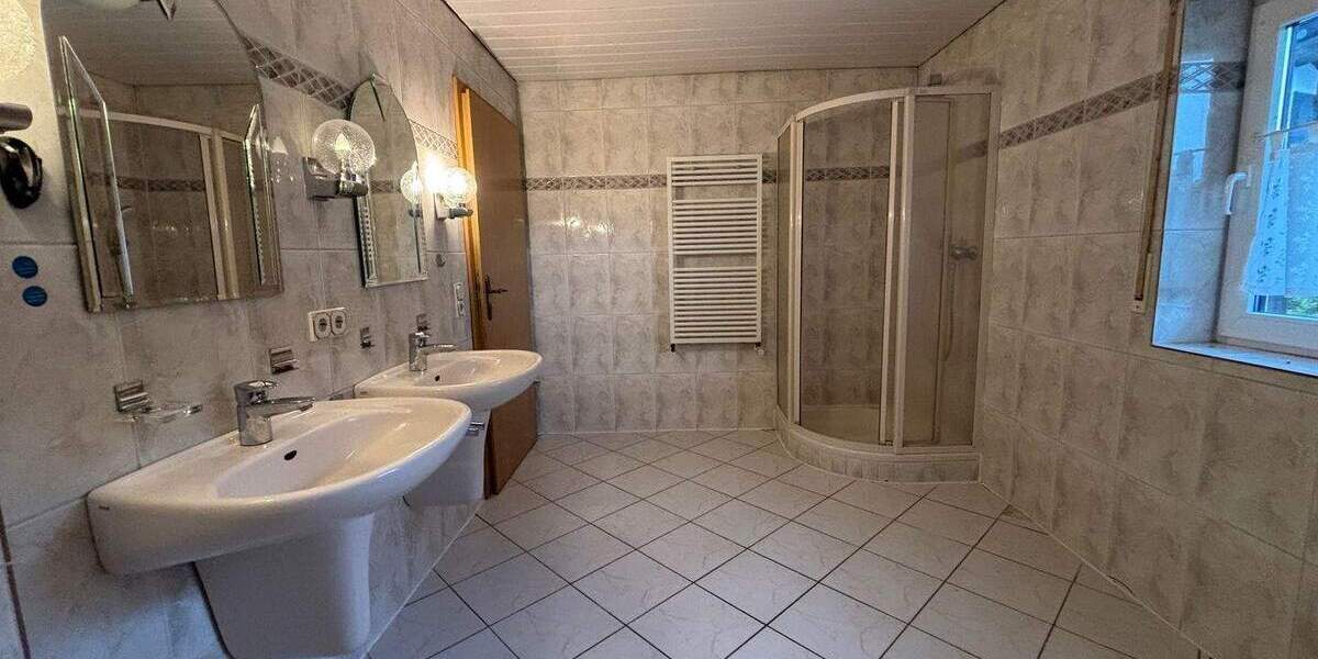 Doppelhaushälfte Reichshof Berghausen - 4 Zimmer, 145 m&sup2;, 279.000&euro; | Angebot:25796670