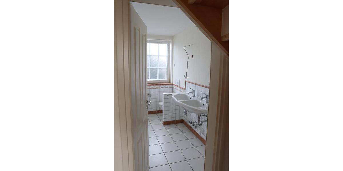 Dachgeschoßwohnung Overath - 2.5 Zimmer, 74 m&sup2;, 860&euro; | Angebot:27605581