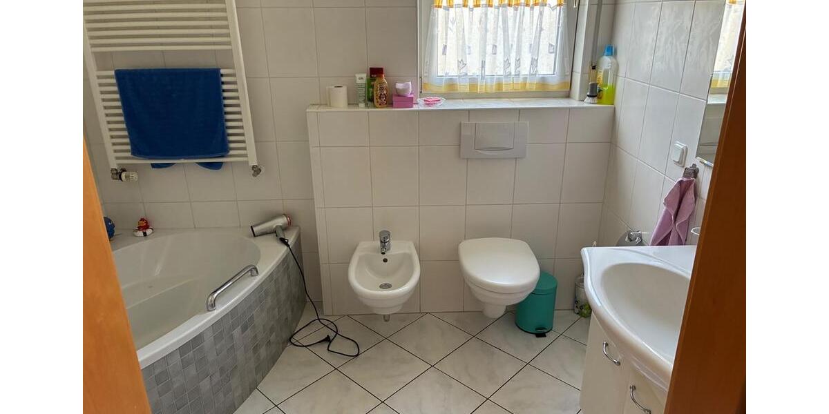 Erdgeschoßwohnung Wenden - 2 Zimmer, 92 m&sup2;, 1.070&euro; | Angebot:27592614
