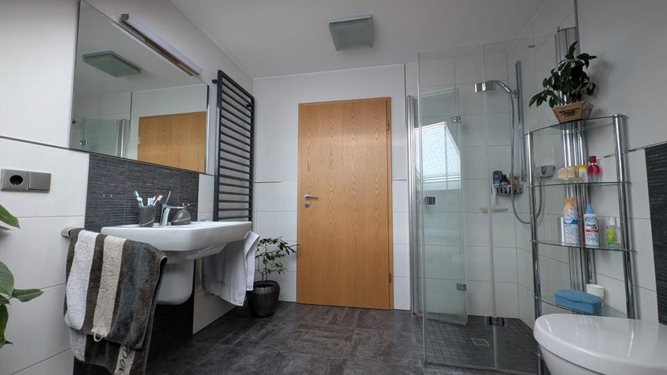 Einfamilienhaus Reichshof - 10 Zimmer, 171 m&sup2;, 579.000&euro; | Angebot:26059938