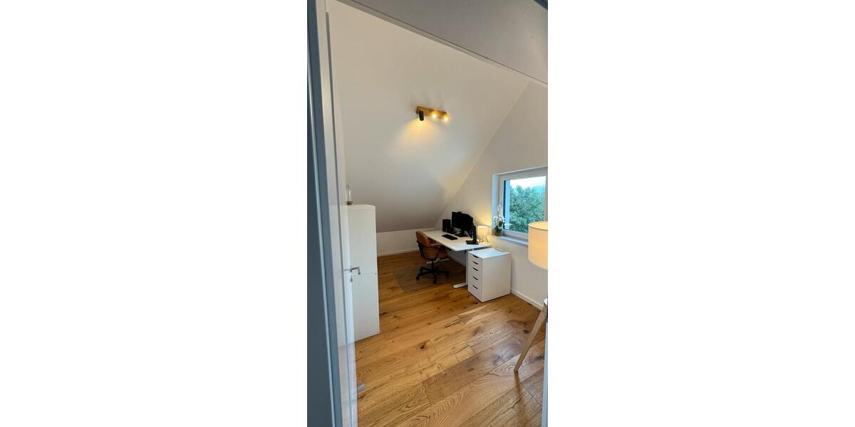 Dachgeschoßwohnung Gummersbach Berstig Süd - 3 Zimmer, 80 m&sup2;, 1.385&euro; | Angebot:27542049