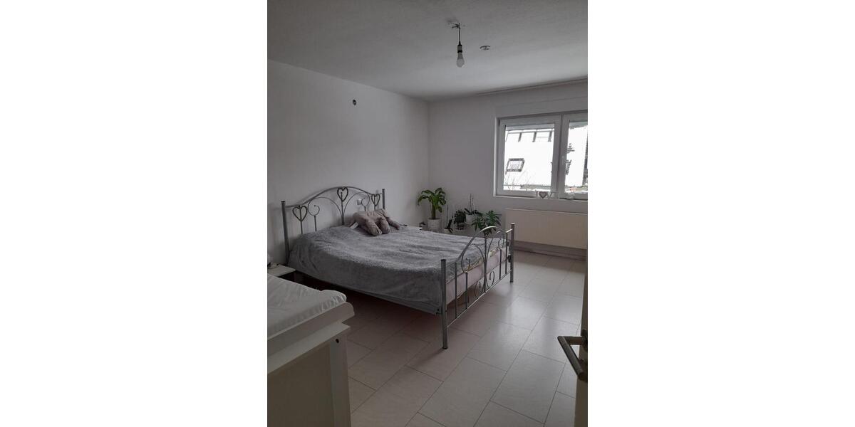 Erdgeschoßwohnung Bergneustadt - 5 Zimmer, 104 m&sup2;, 1.750&euro; | Angebot:26009203