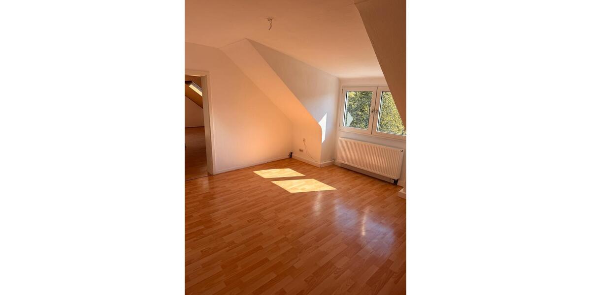 Dachgeschoßwohnung Gummersbach Berstig Süd - 3 Zimmer, 84 m&sup2;, 625&euro; | Angebot:27568626