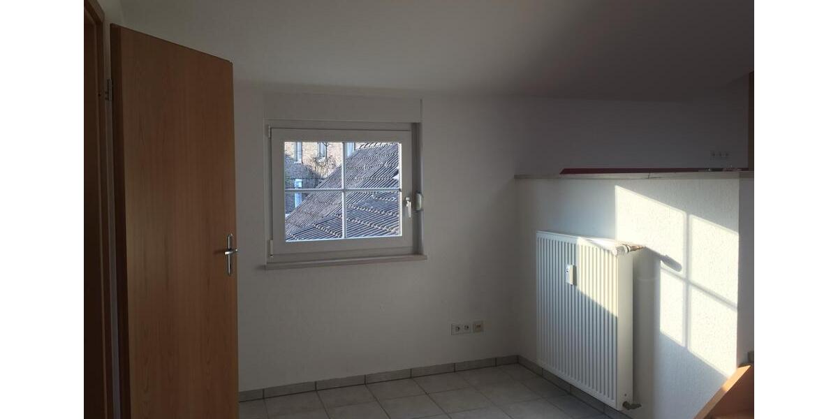 Dachgeschoßwohnung Wermelskirchen - 2.5 Zimmer, 95 m&sup2;, 690&euro; | Angebot:27553729