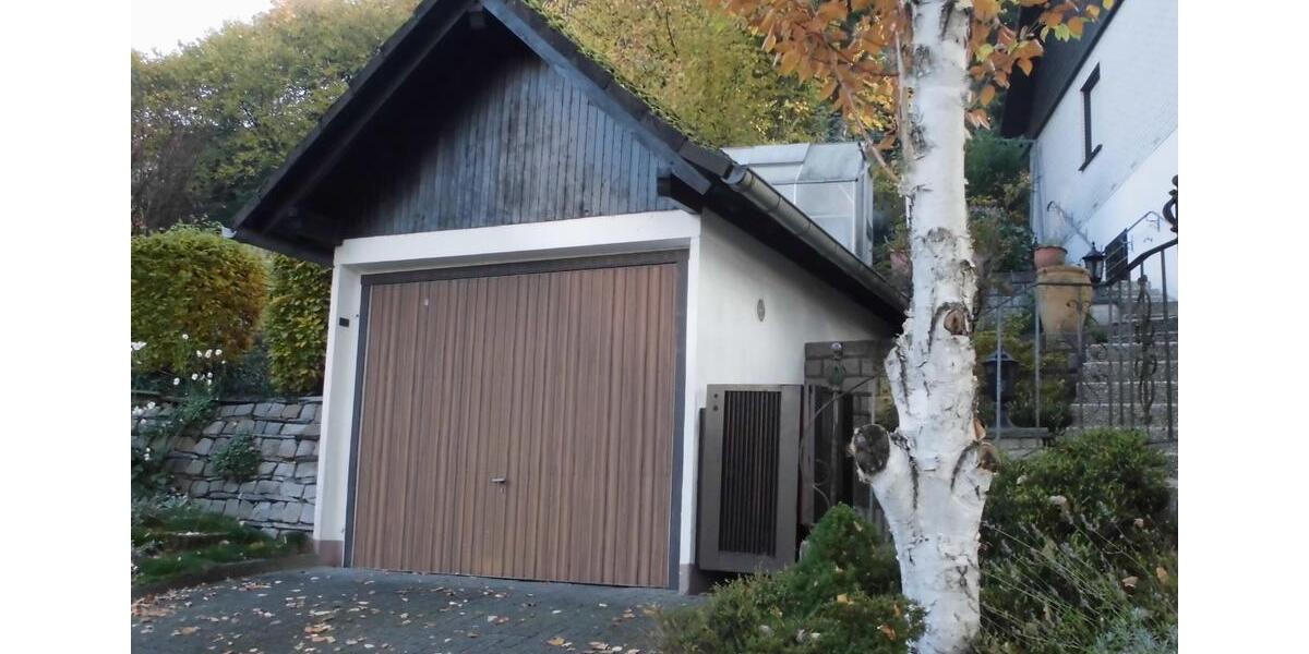 Einfamilienhaus Wiehl - 7 Zimmer, 270 m&sup2;, 449.000&euro; | Angebot:25719642