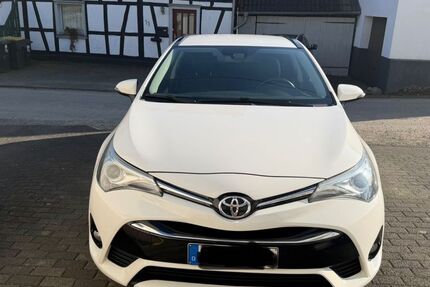 Toyota Avensis 167.100 km 8.700 &euro; Nümbrecht 51588