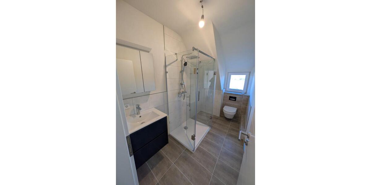 Dachgeschoßwohnung Gummersbach Berstig Süd - 3 Zimmer, 70 m&sup2;, 900&euro; | Angebot:24817253