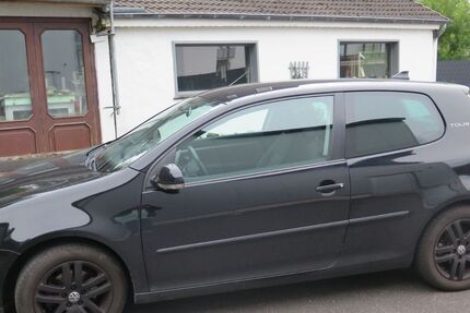 VW Golf 239.000 km 2.349 &euro; Wipperfürth 51688