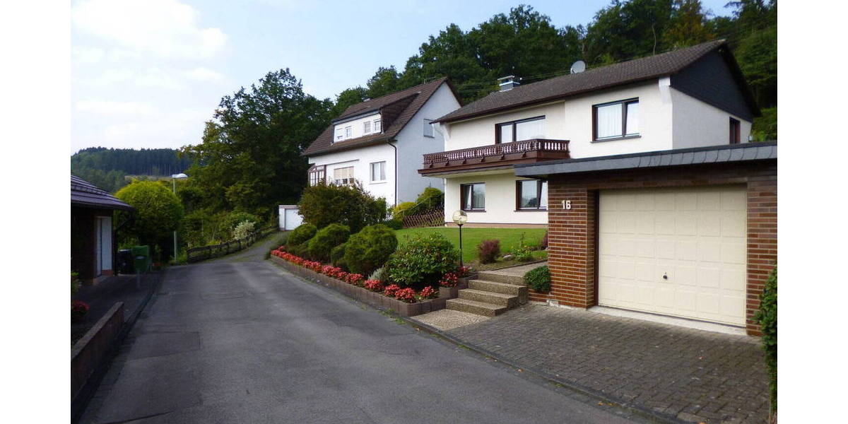 Einfamilienhaus Gummersbach Vollmerhausen - 8 Zimmer, 140 m&sup2;, 545.000&euro; | Angebot:26092505