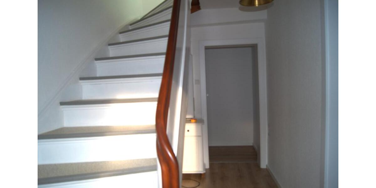 Einfamilienhaus Gummersbach Hepel - 10 Zimmer, 247 m&sup2;, 469.000&euro; | Angebot:27156477